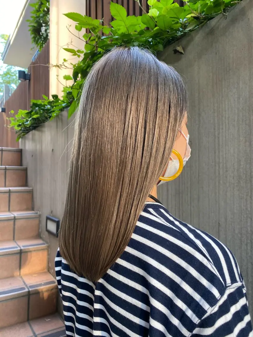 セミロング カラー ベージュカラー 透明感カラー 大人可愛い♡コテ巻き パーマ🌼杉田 萌恵のヘアスタイル