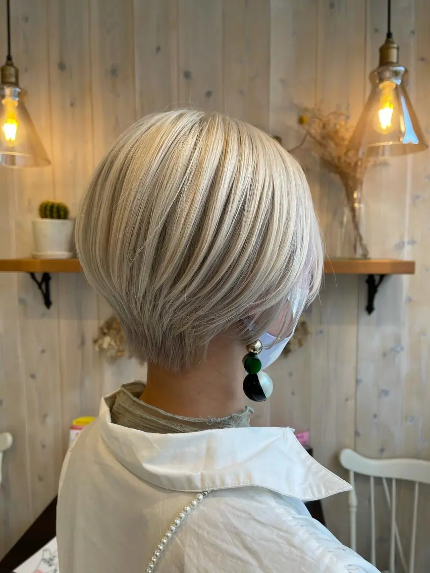 ショート カラー ブリーチ カット ヘアカラー トリートメント アニメオタク美容師/ miharuのヘアスタイル