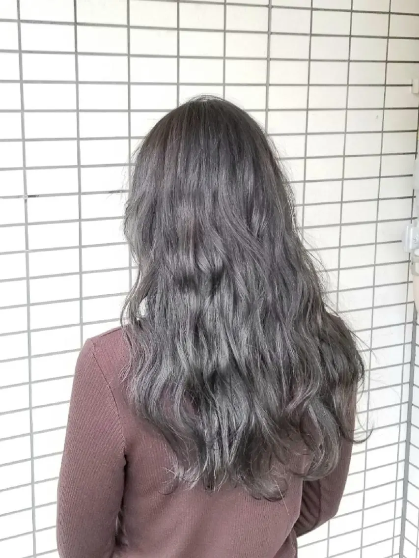 ロング カラー 透明感カラー グレージュ 🌿赤み消し/ 艶カラー落合 優🌿のヘアスタイル