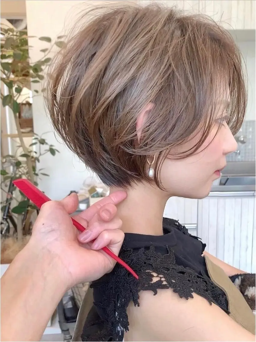 ショート カット ヘアカラー 福本 可奈子のヘアスタイル