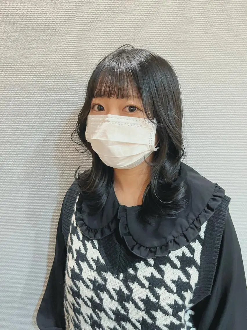 ミディアム くびれヘア くびれレイヤー レイヤーカット かわい りほのヘアスタイル