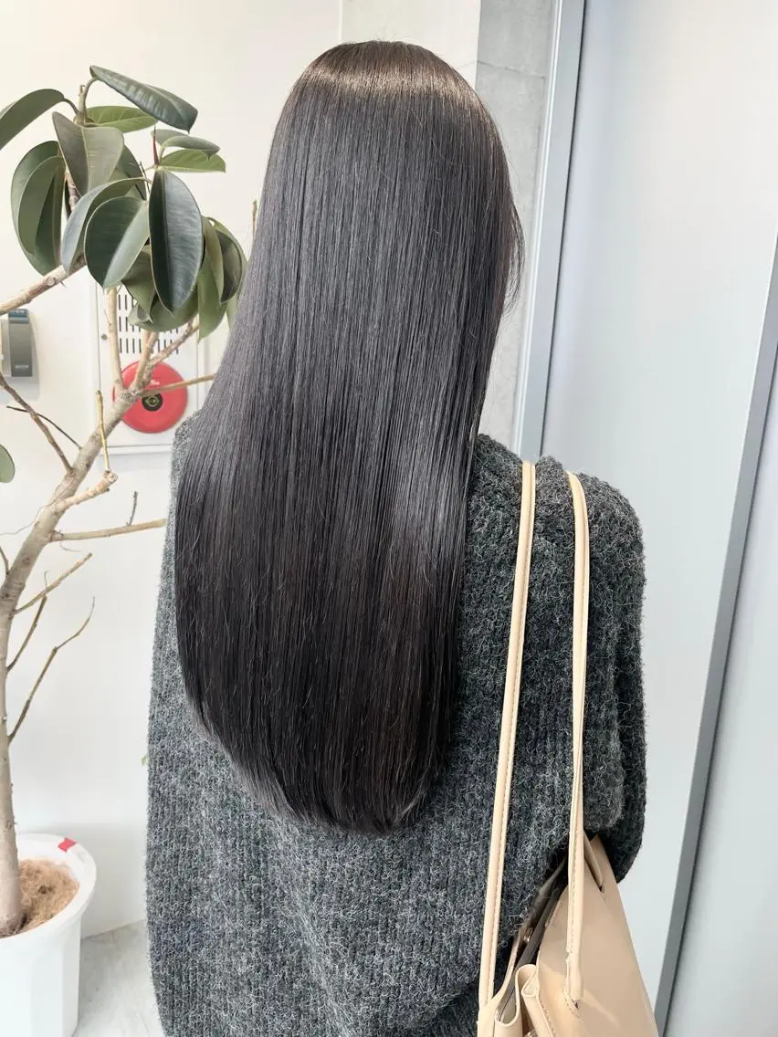 ロング カラー パーマ ヘアアレンジ ヘアカラー トリートメント 透明感/オリーブ/ グレージュ/YUKAのヘアスタイル