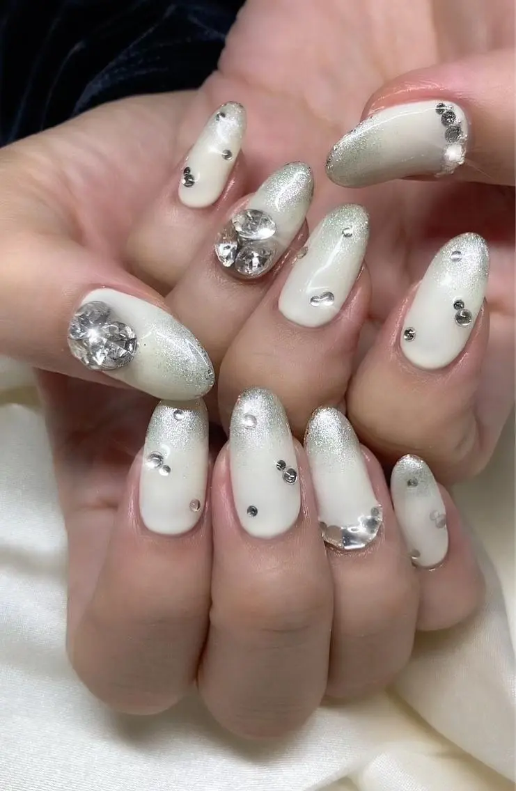 ネイル マツエク・マツパ アイブロウ 眉カラー 成人式 韓国風マツエク パリジェンヌラッシュリフト まつげパーマ ハンドネイル Nail&eye Belire 新宿のネイルデザイン