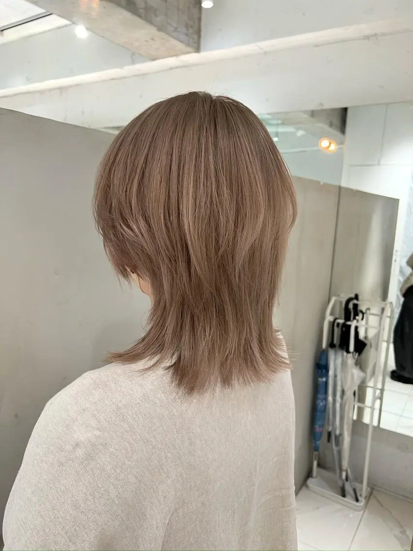 ミディアム カラー ヘアアレンジ ベージュカラー ミルクティーベージュ カット ヘアカラー トリートメント ヘッドスパ ヘアセット 艶くすみカラー /縮毛/川添桃花のヘアスタイル