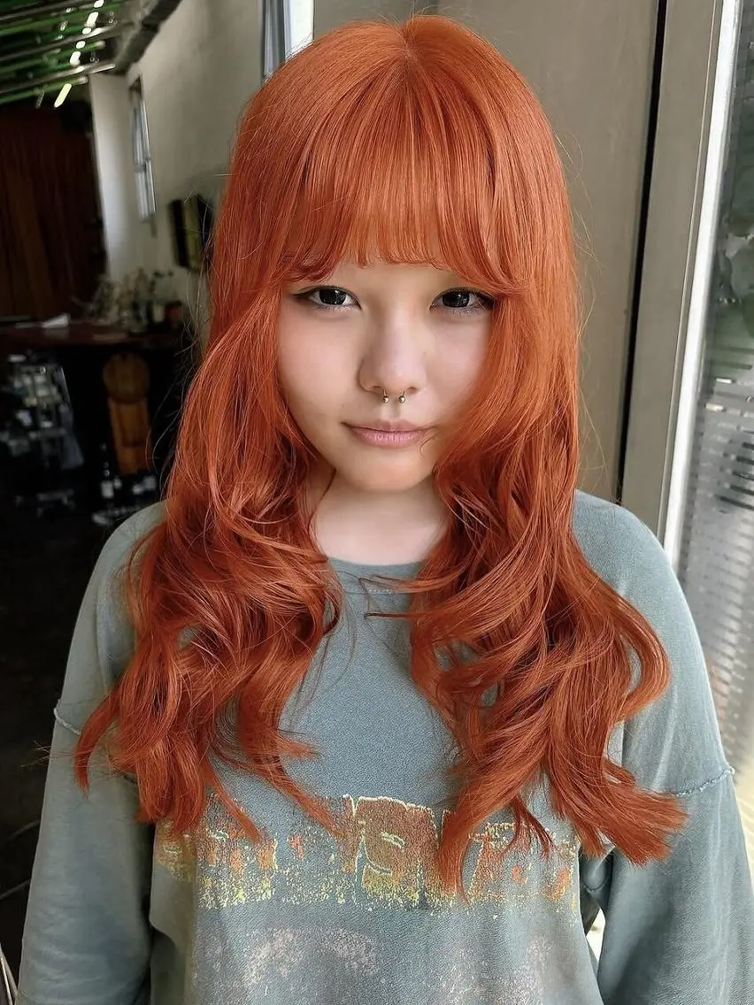 ロング qiie ワンカラー 黒染め　白髪染めのヘアスタイル