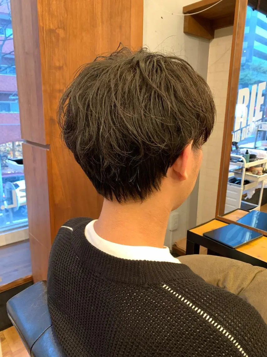 ショート カラー パーマ ヘアアレンジ メンズ キッズ メンズブリーチ ビジネス センターパート フェードカット メンズハイライト カット ヘッドスパ ブリーチカラー🔥 パーマ【佐々木凌平】のヘアスタイル