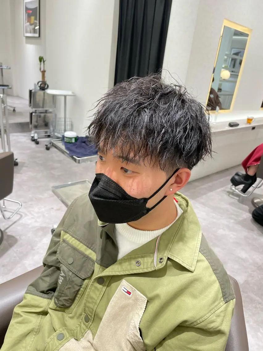 ショート パーマ メンズ メンズブリーチ メンズハイライト メンズメッシュ メンズパーマ メンズツイストパーマ メンズ特化/今池駅 徒歩1分/岡本一真のヘアスタイル