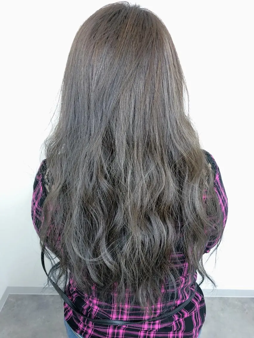 ロング カラー 米山 珠那のヘアスタイル