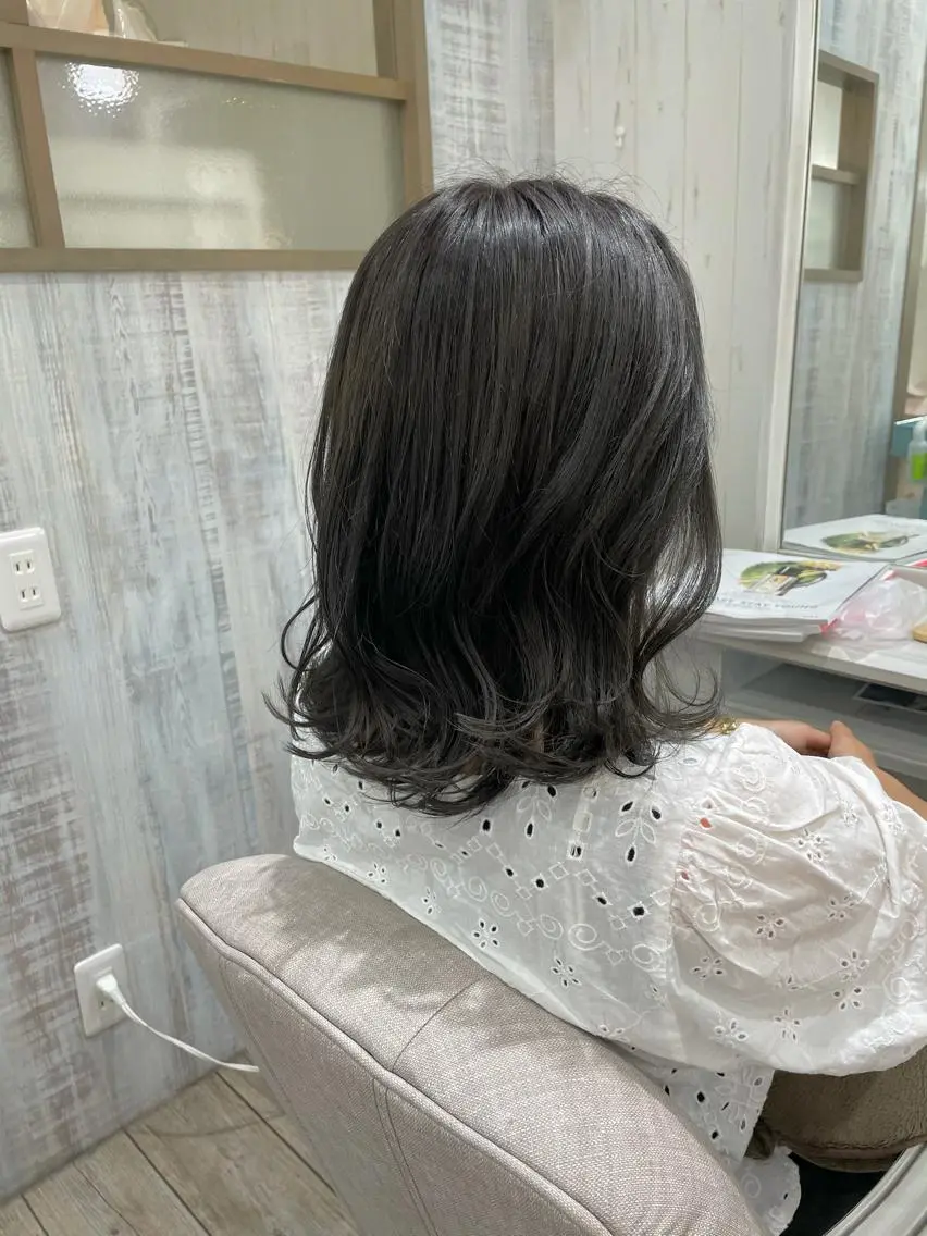 ミディアム ネモトメイナ🌿 今月末で退職しますのヘアスタイル