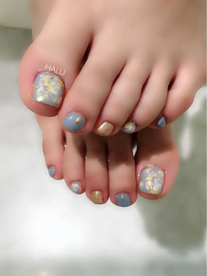 ネイル フットネイル キラキラネイル ニュアンスネイル HALU ハルのネイルデザイン