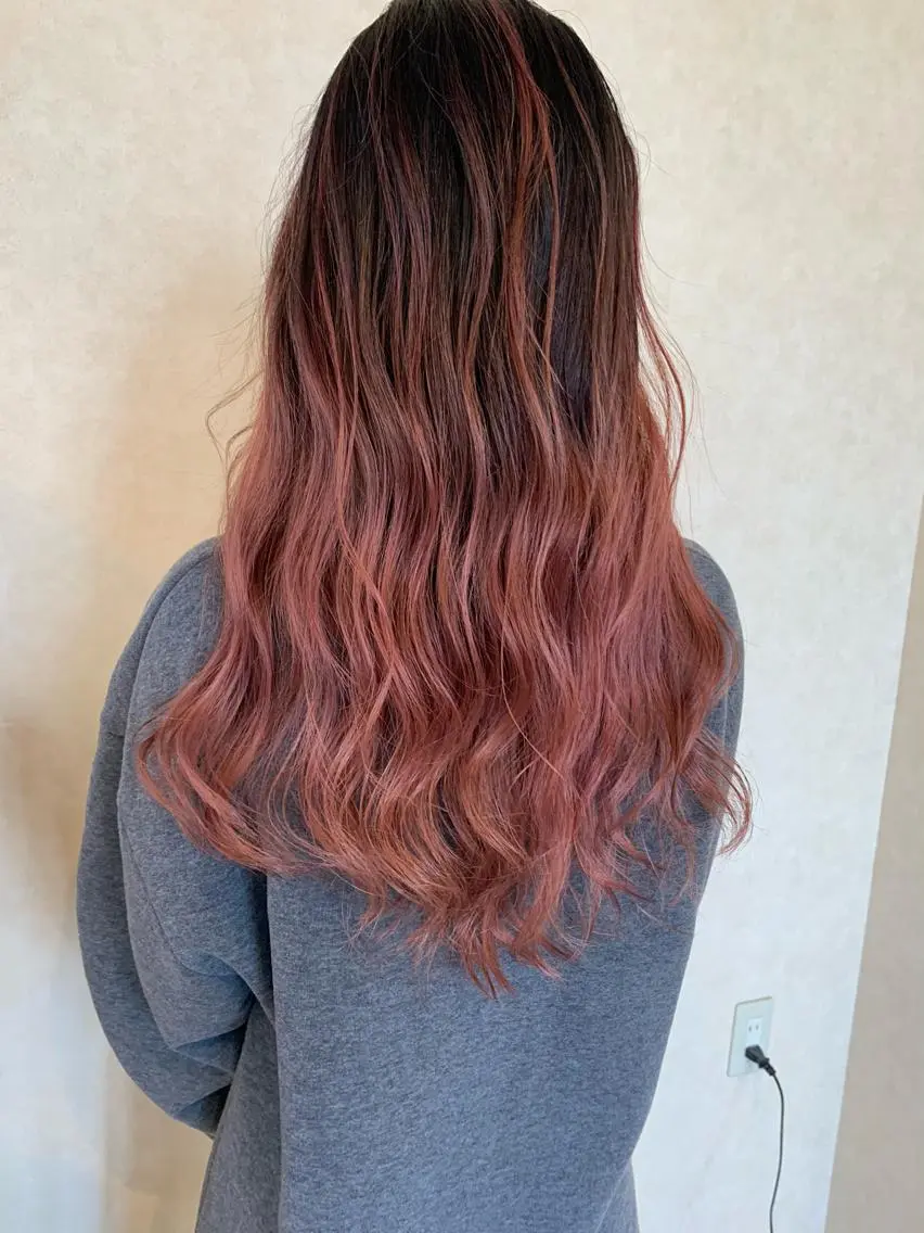 ロング Lit.豊橋 夏目のヘアスタイル
