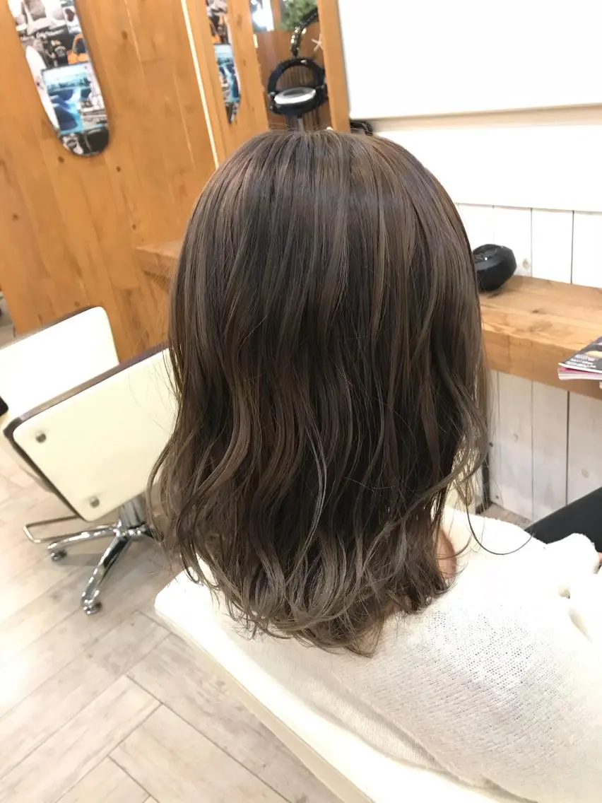 ミディアム 豊中駅3分eha レッスンモデルのヘアスタイル