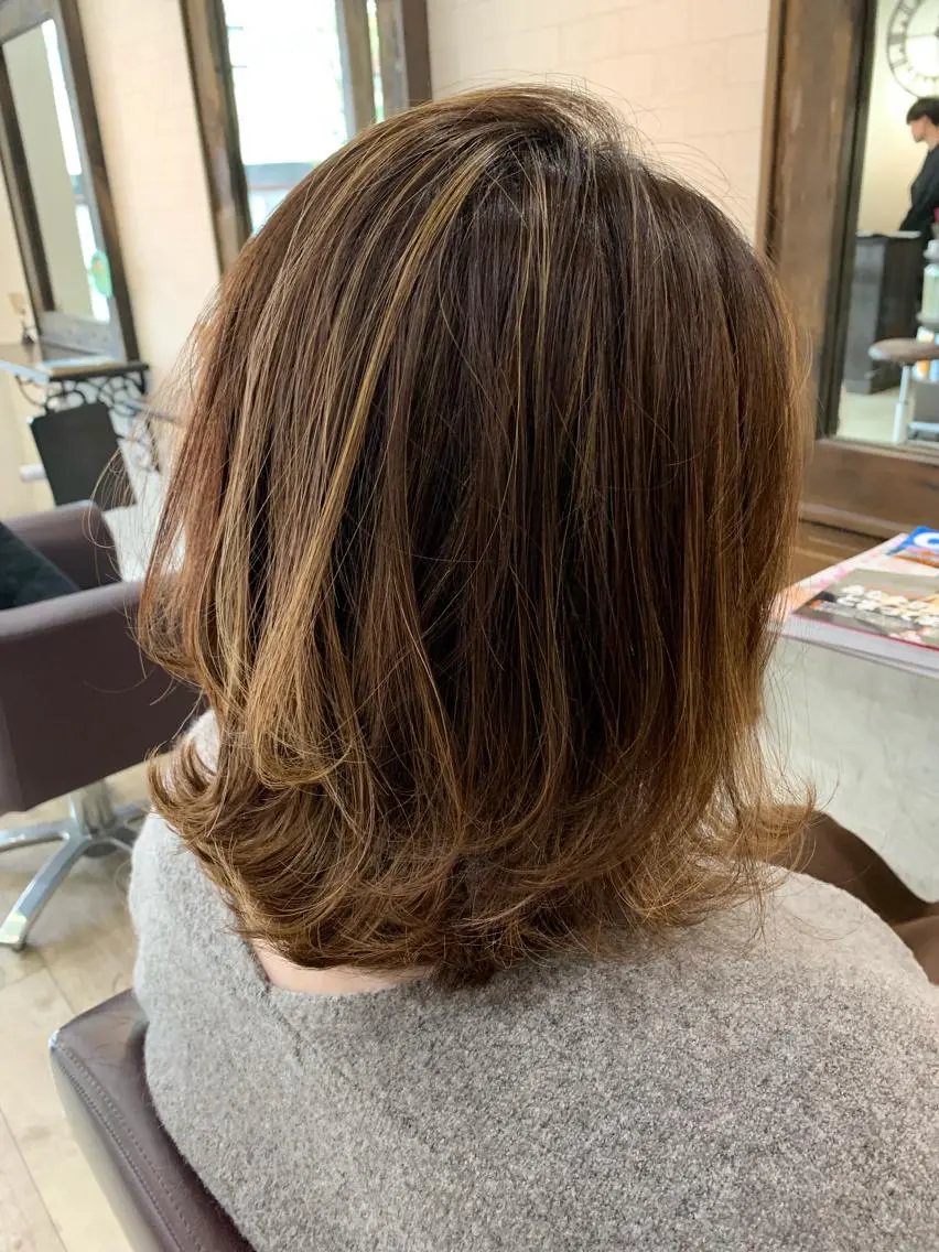 セミロング レイヤーカット ウルフカット ウルフレイヤー カット ヘアカラー パーマ 縮毛矯正 トリートメント 松本 亮のヘアスタイル