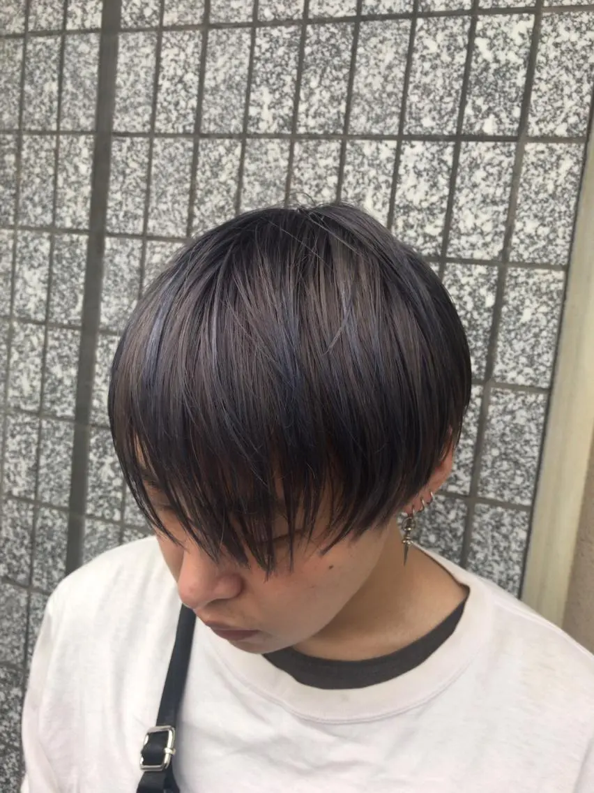 ショート カラー メンズ メンズブリーチ メンズメッシュ ブリーチ ブルーカラー メッシュ SEA BELLE YASUのヘアスタイル