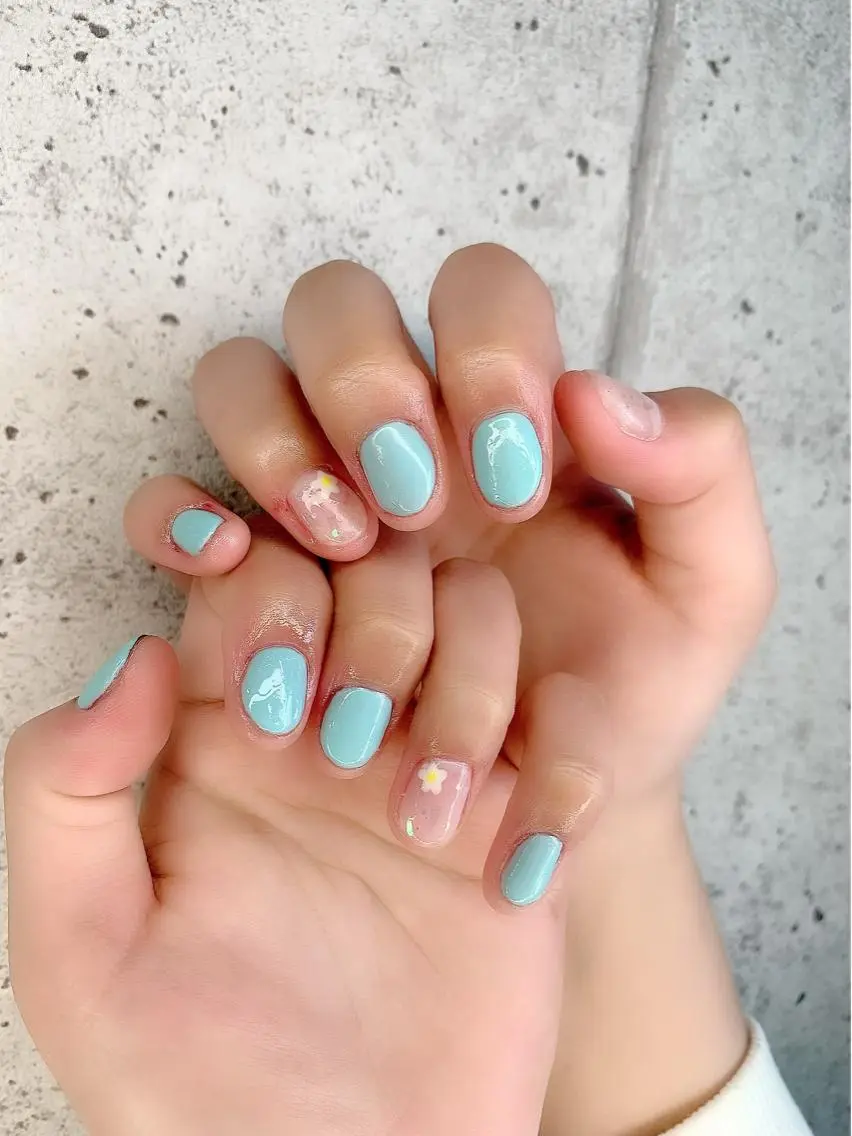 ネイル ブルー フラワーネイル ジェルネイル グリーン ラメ(グリッター) Nail Salon　Ｋのネイルデザイン