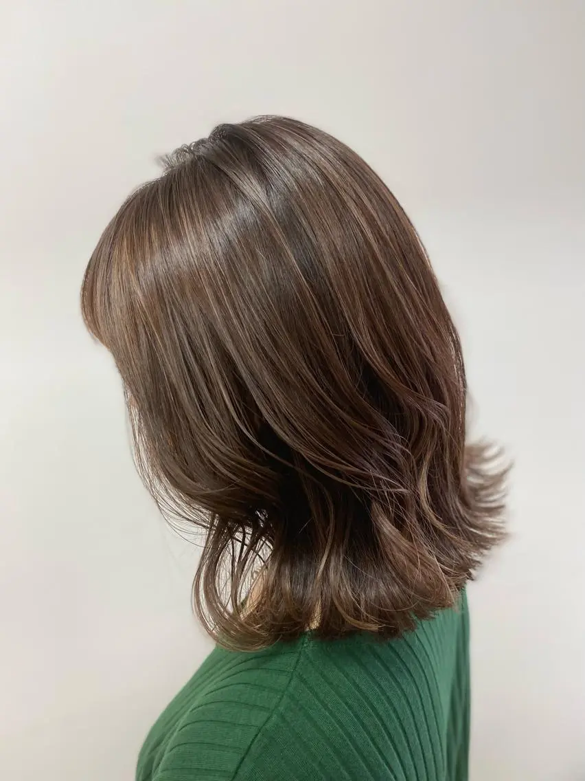 ミディアム カット ヘアカラー AKI💛 すみれのマツエク・マツパデザイン