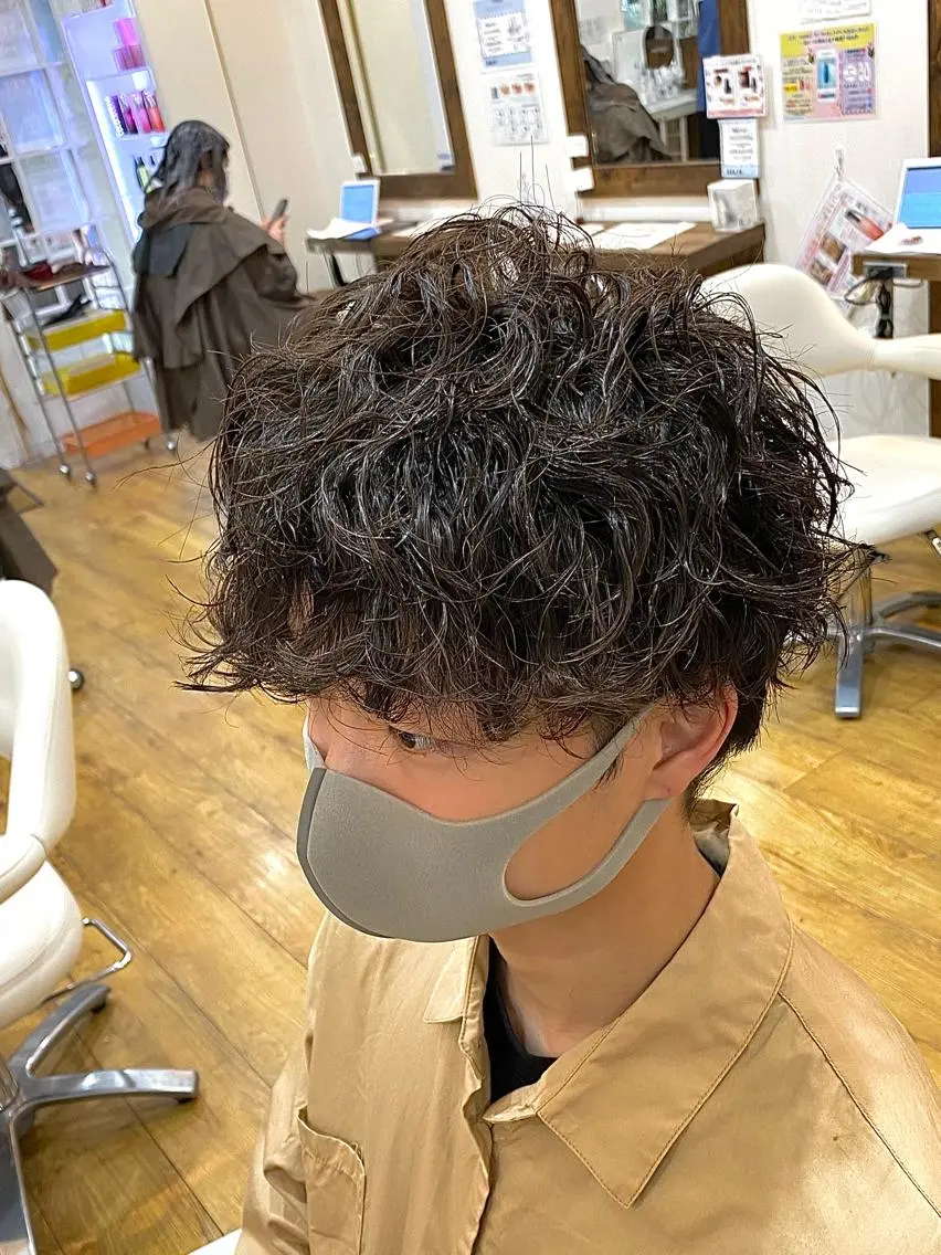 ショート パーマ メンズ 原田 涼矢のヘアスタイル