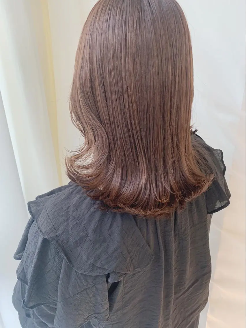 セミロング カラー ベージュカラー 透明感カラー ピンクカラー 梅本 有希のヘアスタイル