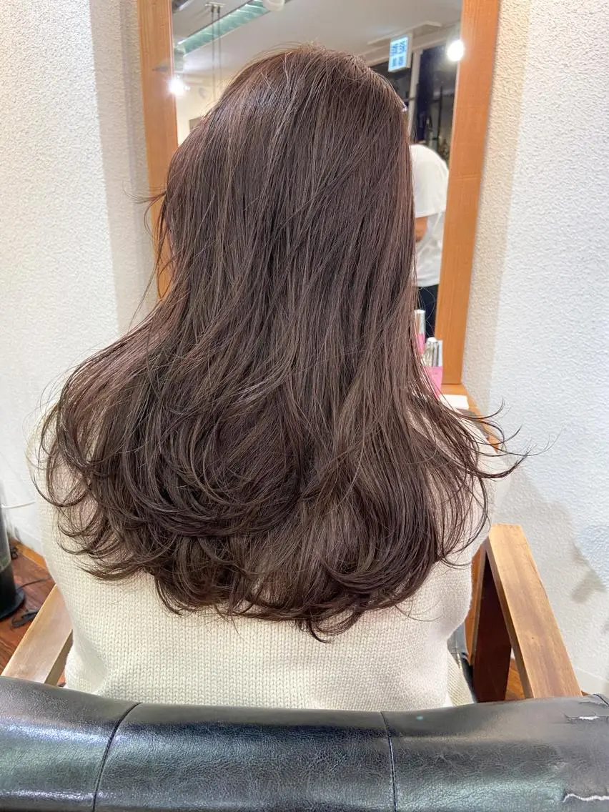 ロング カラー アッシュ ベージュカラー ケアカラー 透明感カラー ハイライトカラー ヘアカラー トリートメント 岡本康平/ボブ/ブリ ーチ/酸性ストレートのヘアスタイル