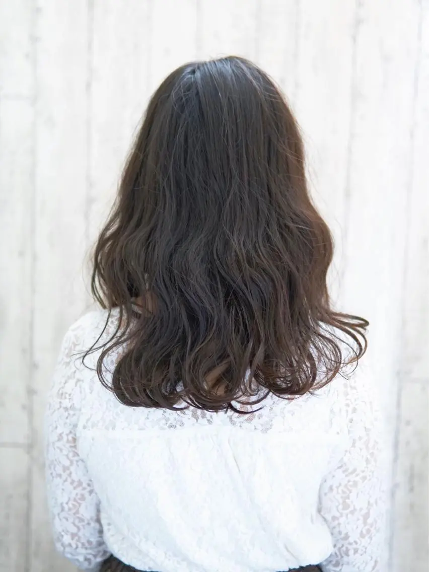 セミロング カラー パーマ ヘアアレンジ キッズ ネイル マツエク・マツパ ロングネイル 永野 良一のヘアスタイル