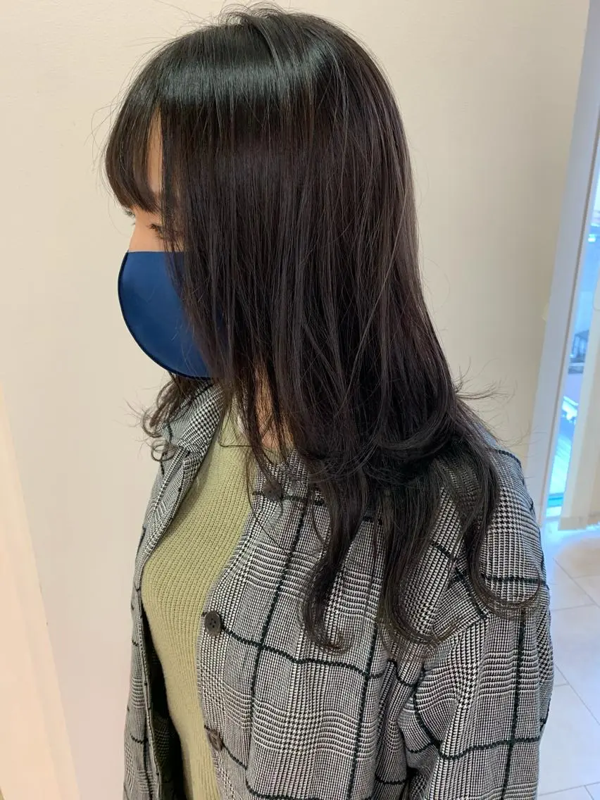 ロング カラー ヘアカラー トリートメント 顔まわりカット✄ ベージュカラー🧸のヘアスタイル