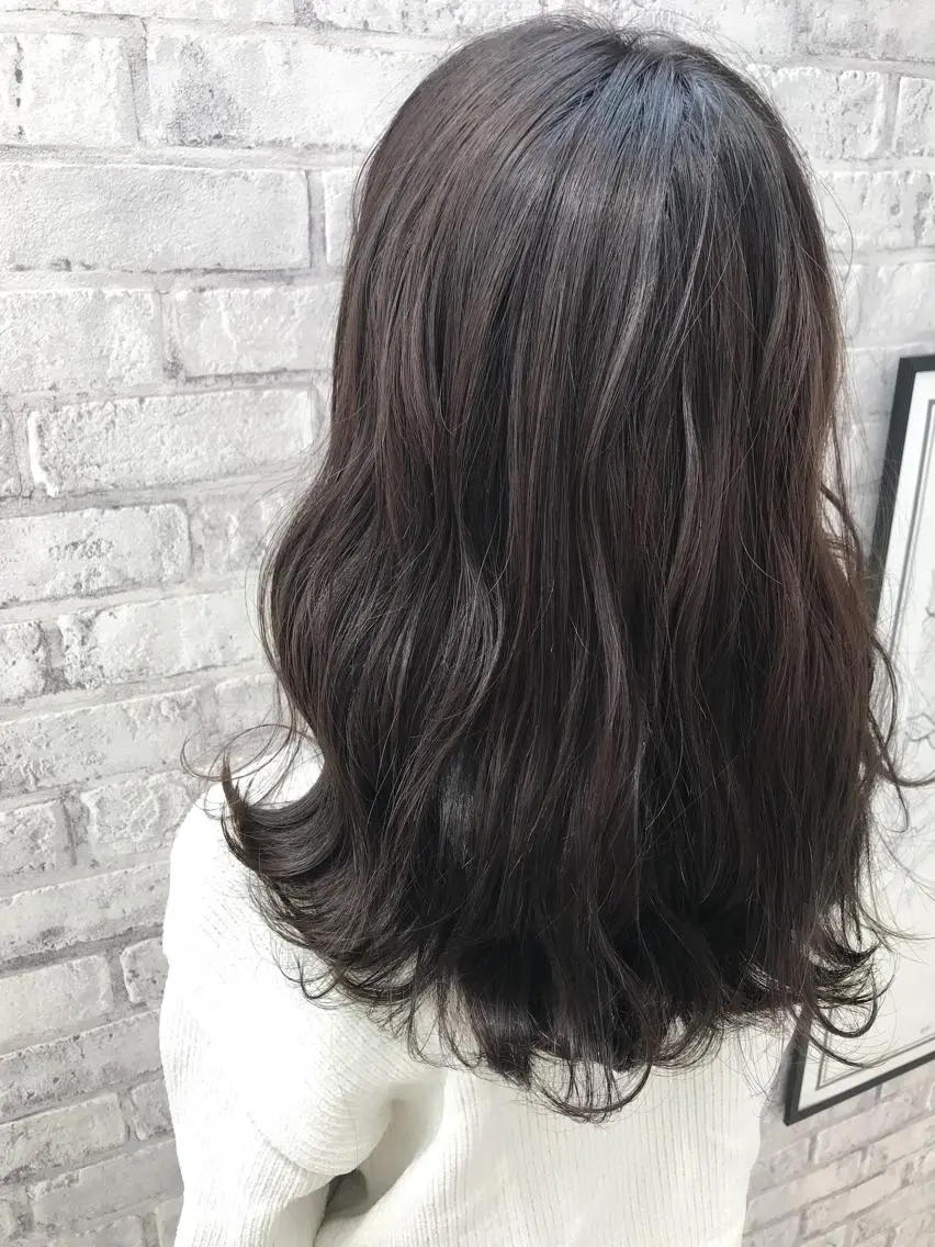 セミロング カラー ダークグレー ヘアカラー トリートメント Oopsレイヤー 加藤澄都のヘアスタイル