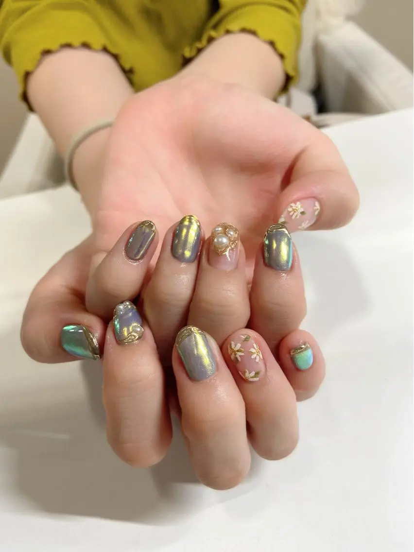 ネイル オーロラネイル クリアネイル ゴージャス ラメ(グリッター) ミラーネイル Adore nailのネイルデザイン