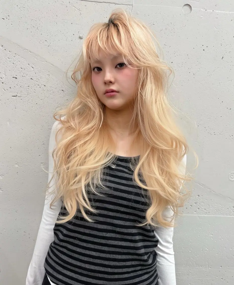 カラー ロング ブリーチ ブロンド ケアブリーチ ハイトーンカラー ヘアカラー 透明感🪽艶カラー☆ トレンドヘア✨のヘアスタイル