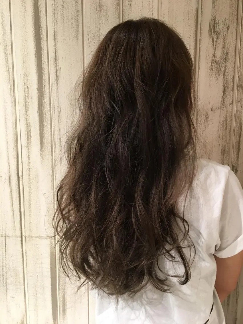 ロング カラー アッシュ ハイライトカラー ラベンダーカラー ラベンダーアッシュ ハイライト 永井大樹✨ 透明感カラー✨のヘアスタイル