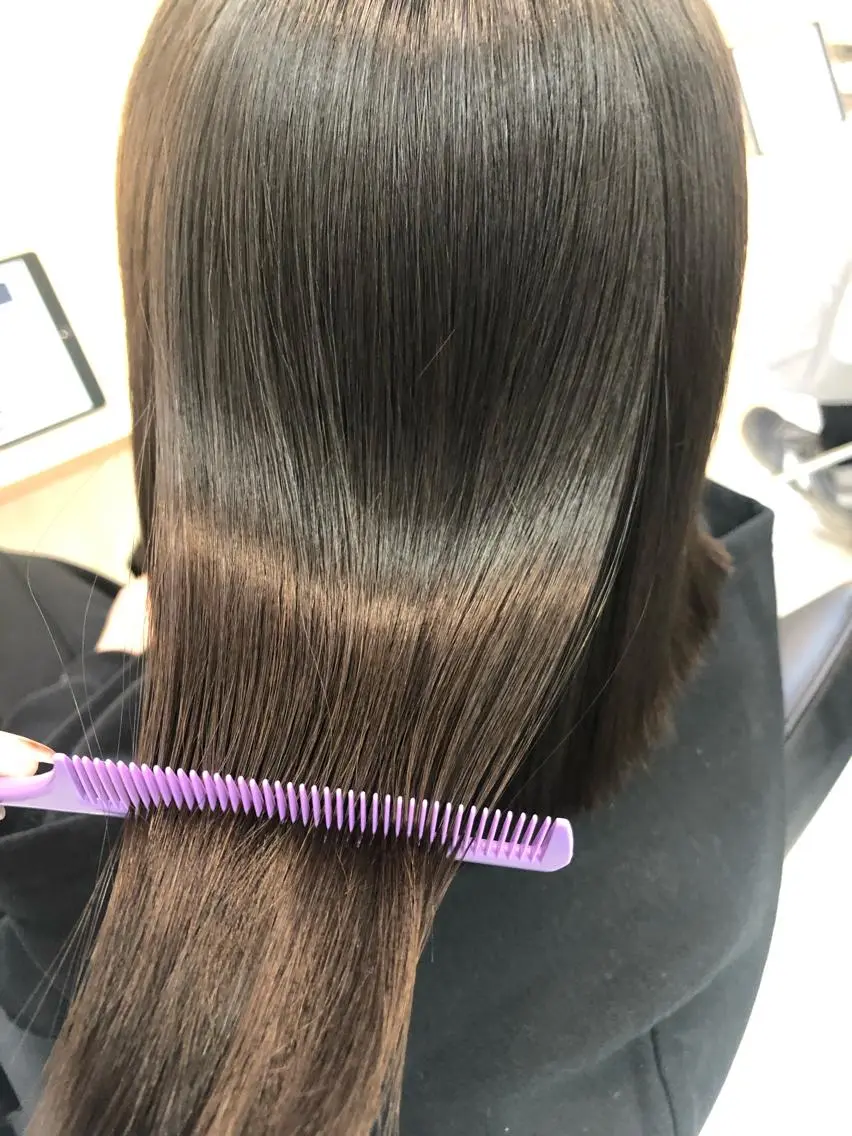 ロング 深見 真由のヘアスタイル