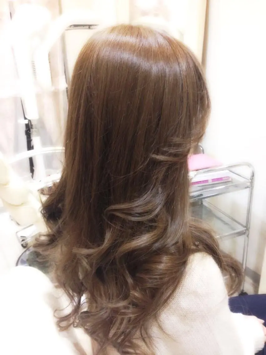 ロング カラー 堀 嘉照のヘアスタイル