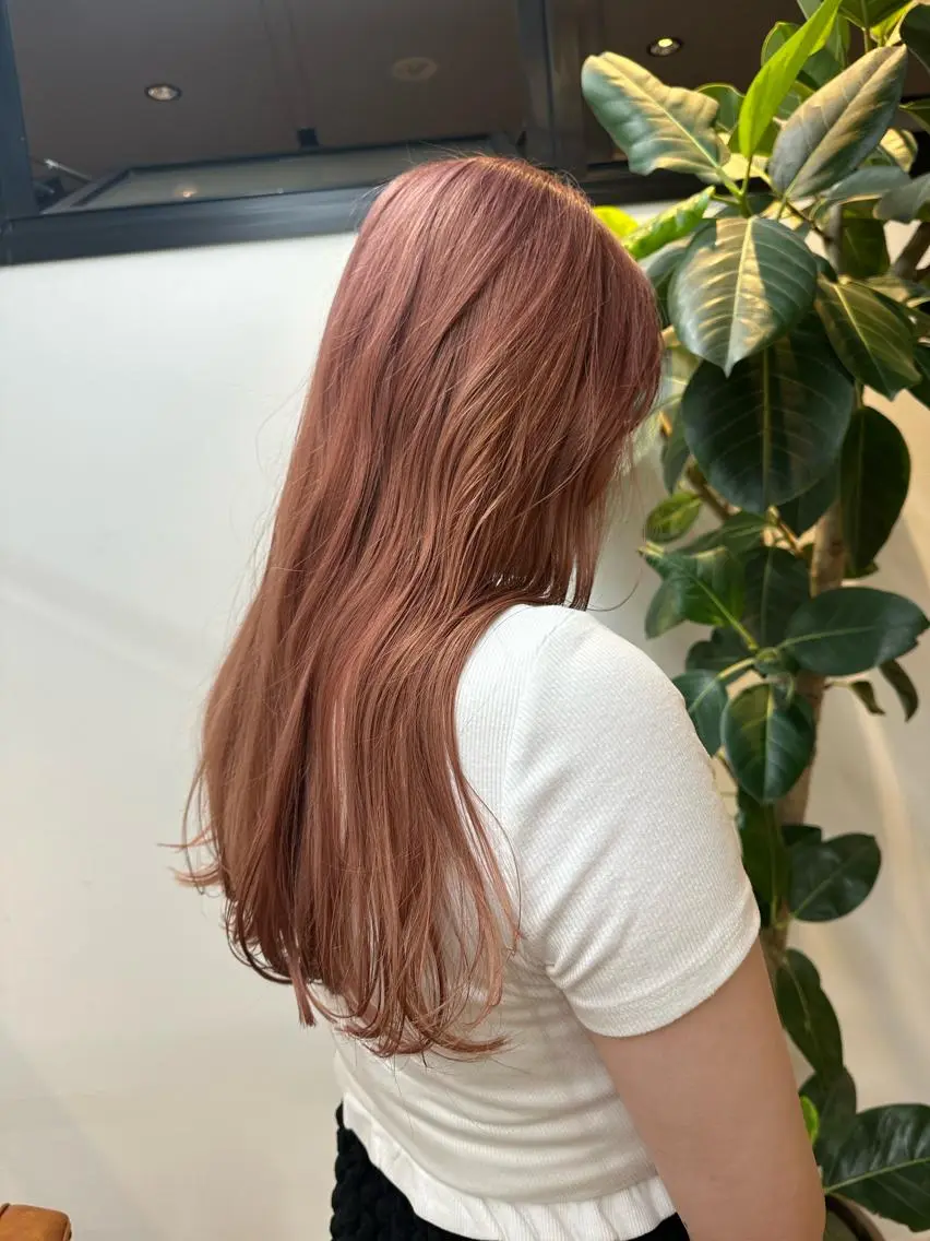 セミロング カラー yuika .のヘアスタイル