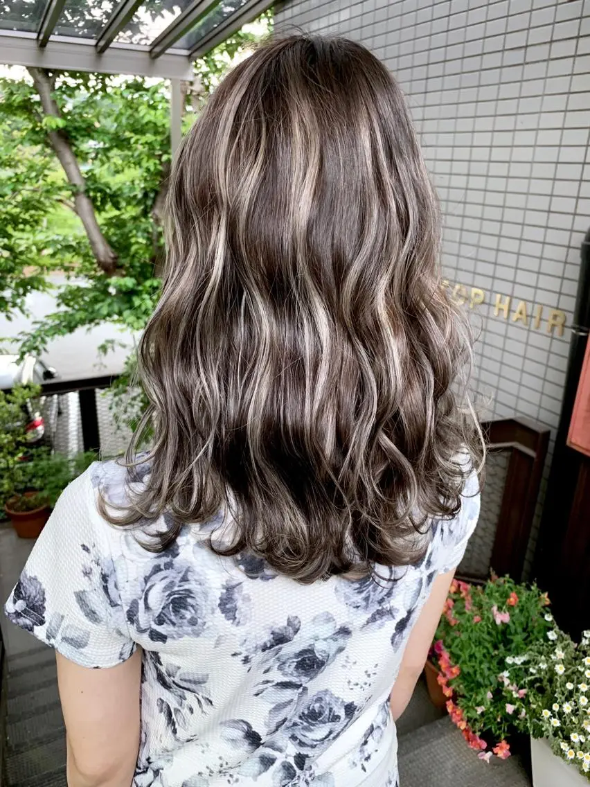 ミディアム 穐田 司樹のヘアスタイル