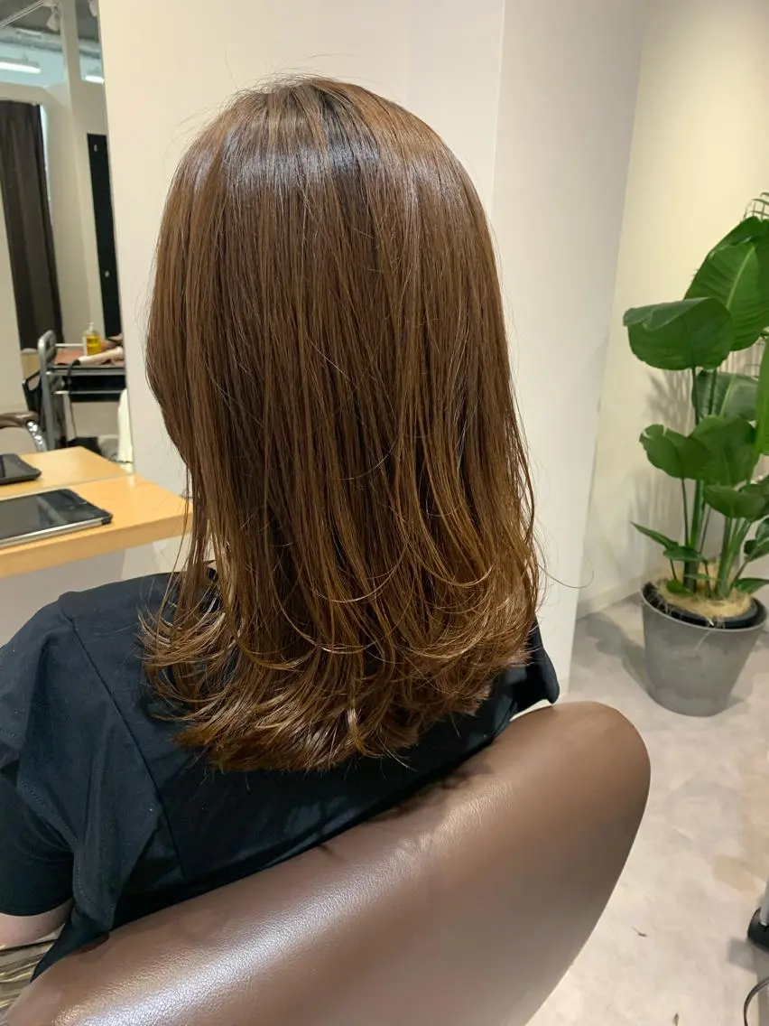セミロング MIA 菅原のヘアスタイル