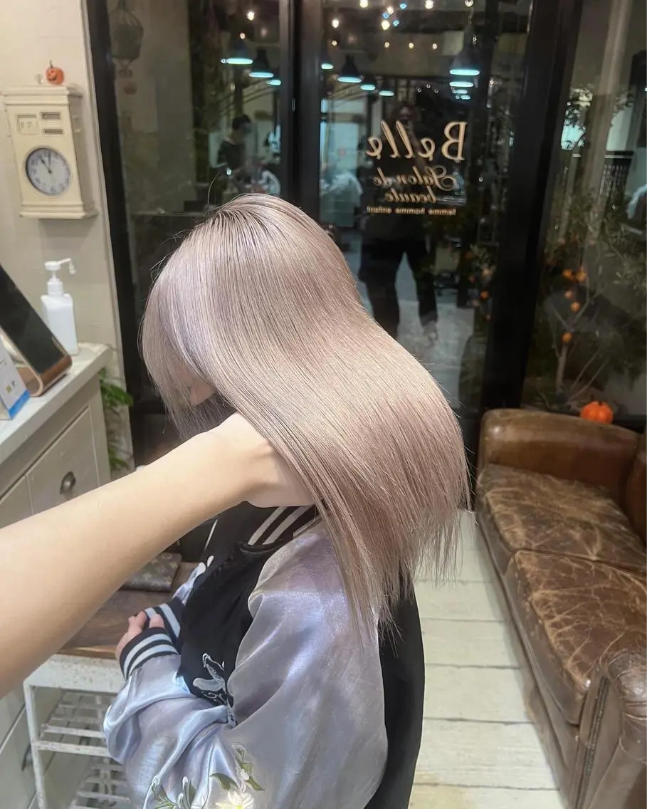セミロング カラー ブリーチ 透明感カラー 抜きっぱなしブロンド /ハイトーン/カナタのヘアスタイル