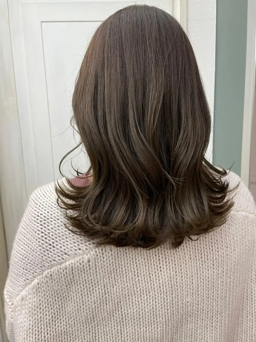 セミロング カラー アディクシーカラー アッシュ ミストバング ブリーチ ブロンド カット ヘアカラー トリートメント N° anfeel 渋谷🪞🫧のヘアスタイル