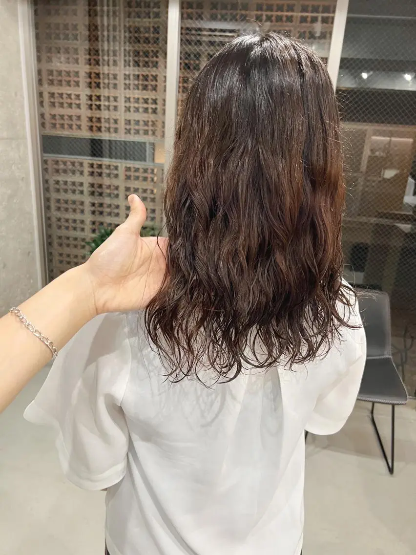 ミディアム パーマ カット ヘアカラー パーマ ボブパーマコテ巻き風 パーマNo1深江秀平のヘアスタイル