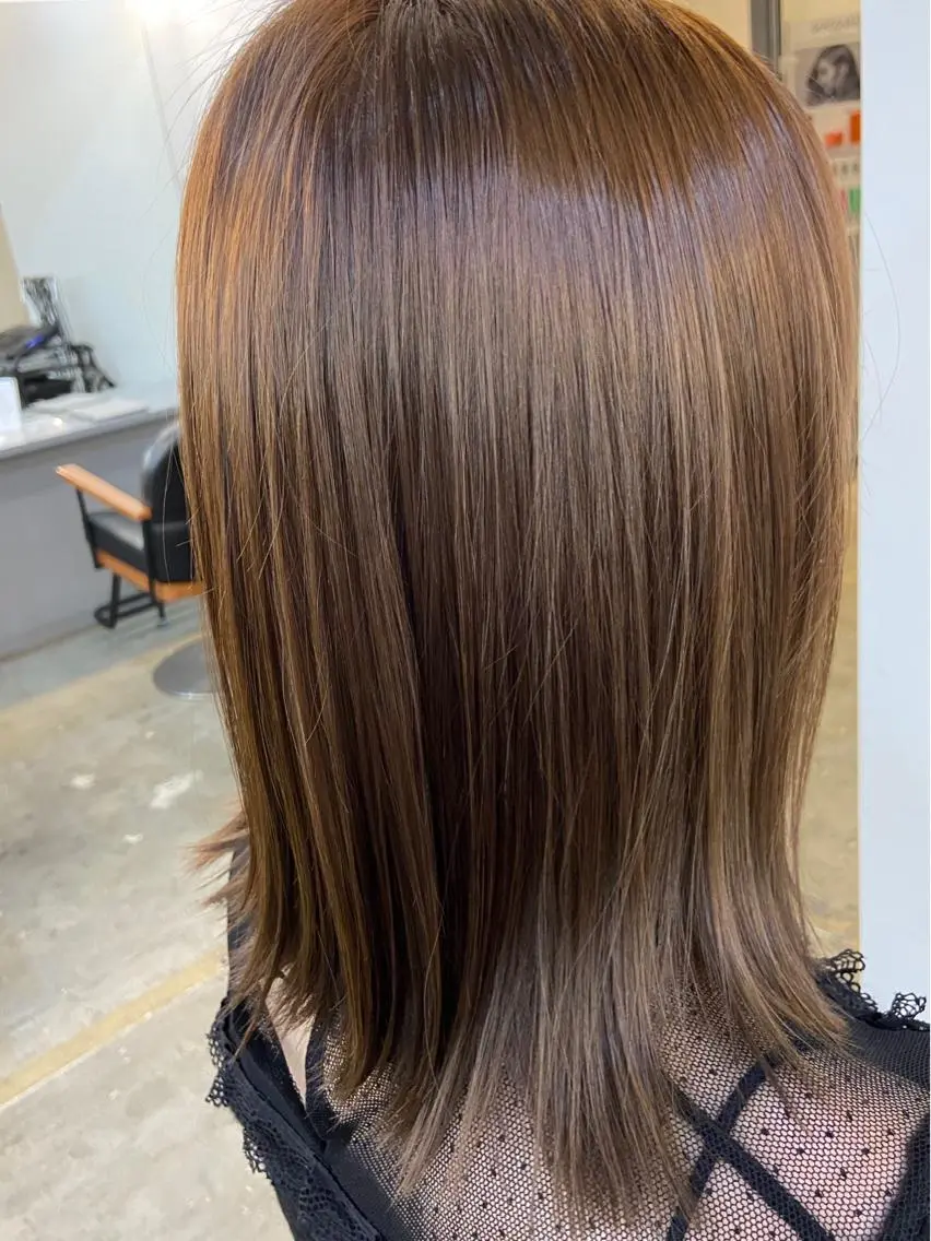 ミディアム カラー アッシュ ベージュカラー 透明感カラー SAITO YUTAのヘアスタイル