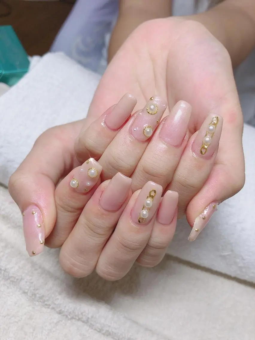 ミディアム ネイル ストーンネイル 《LB》ラブリエ Nail&eyeのマツエク・マツパデザイン