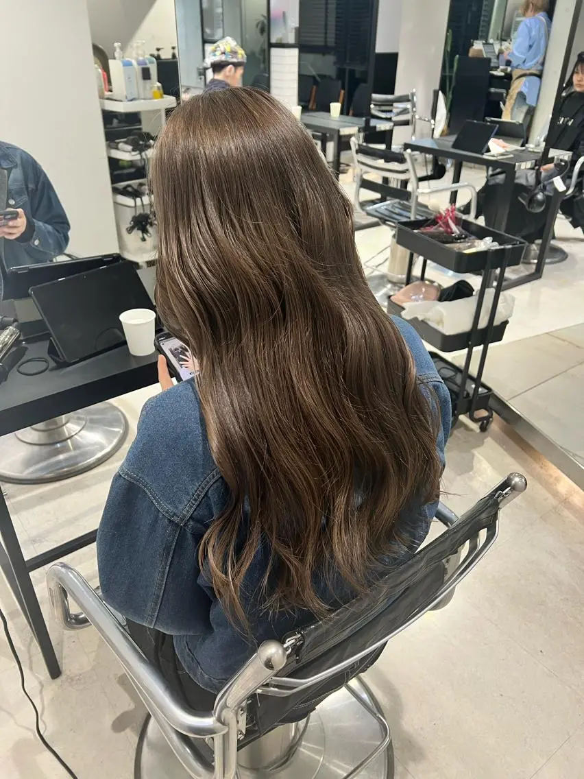 ロング カラー カット ヘアカラー トリートメント 赤みゼロ/透明感 カラー🌿KANTAのヘアスタイル