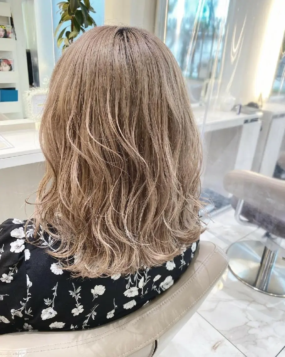 セミロング カラー ベージュカラー ダブルカラー ＡＳＨ大宮/ブリーチ 髪質改善/カラーのヘアスタイル