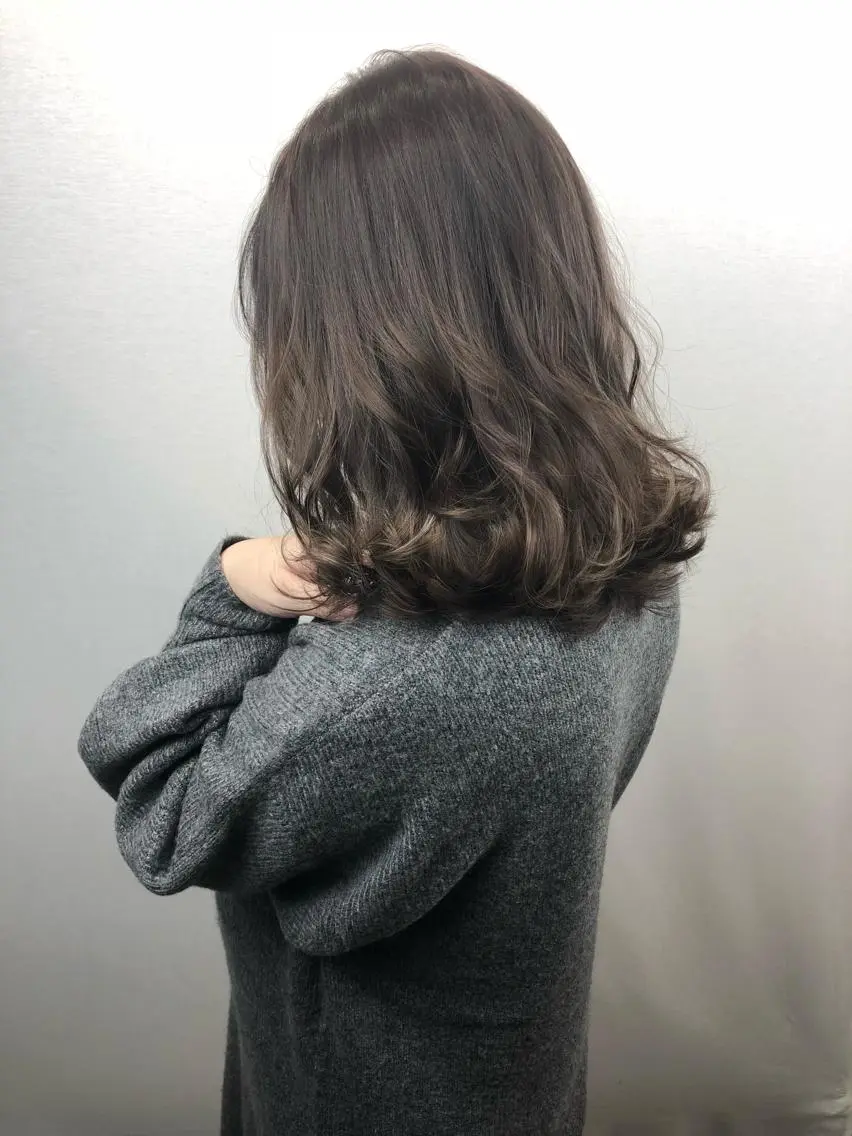 セミロング カラー グレージュ 🤍2nd🤍田所 美希のヘアスタイル