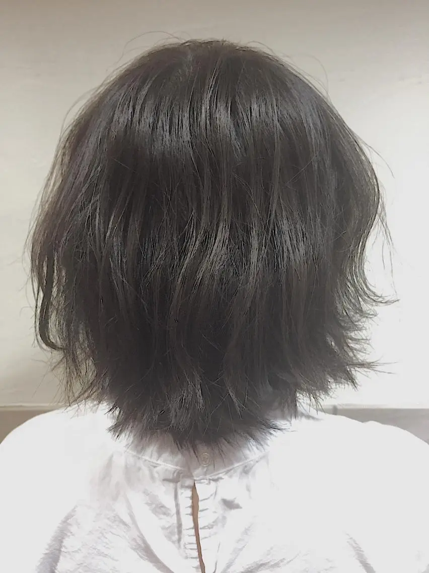 ショート カラー パーマ アッシュ ダークアッシュ レイヤーカット ショートヘア 可愛いを作る神 ナオヒロのヘアスタイル