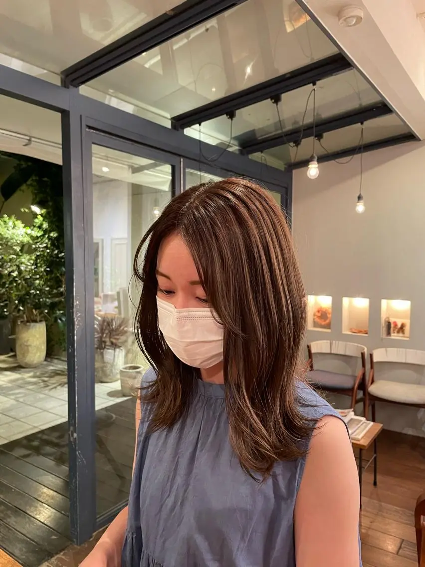 セミロング カラー 高浜 夕海のヘアスタイル