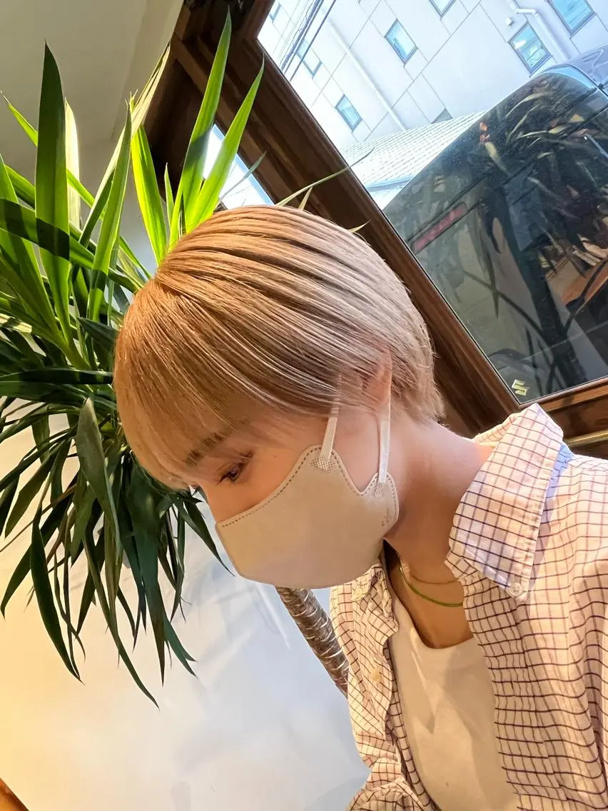 ショート カラー ブリーチ カット ヘアカラー トリートメント 瀬川 響音のヘアスタイル