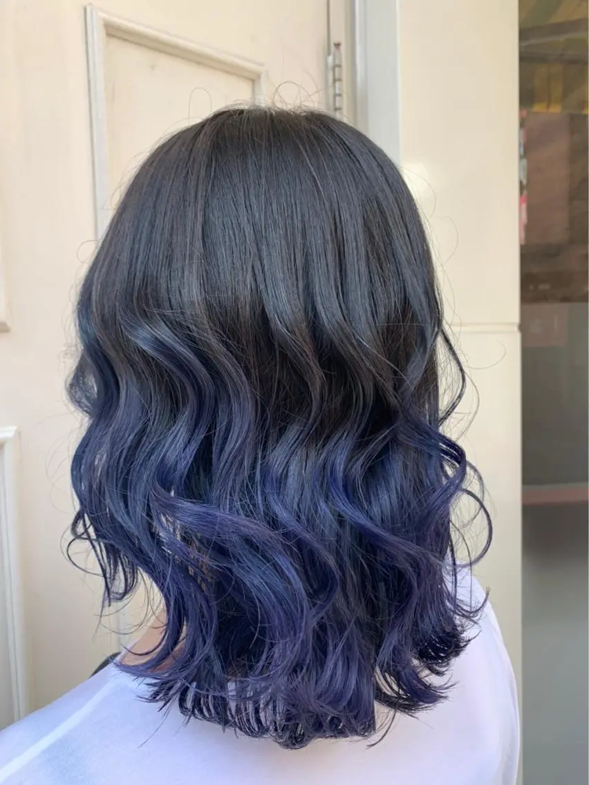 ミディアム Blanco Color&Careのヘアスタイル