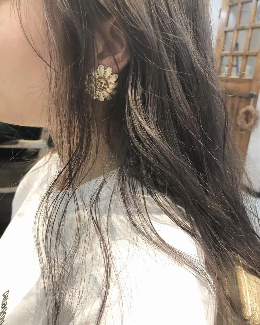 ロング カラー 顔周りレイヤーカット ブリーチminamiのヘアスタイル