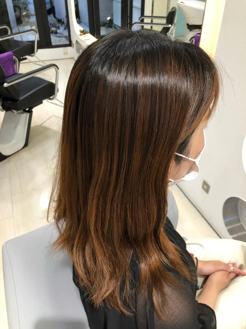 カラー ハイライトカラー ヘアカラー 堀井 凌平のヘアスタイル