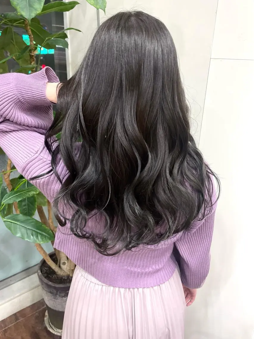 ロング カラー ブリーチ グレージュ イルミナカラー ブリーチなしカラー レイヤーカット/透明 感カラー🩵中村友美のヘアスタイル