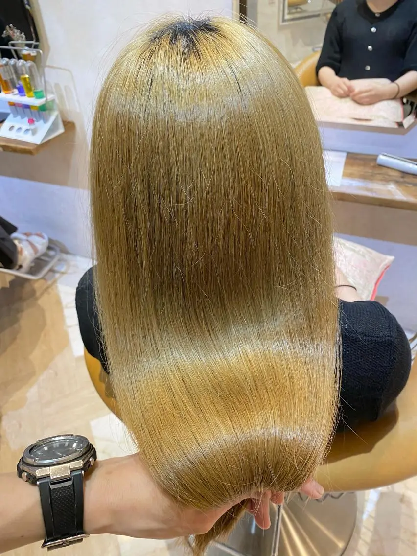 ミディアム カラー パーマ 栗原 瑠世のヘアスタイル